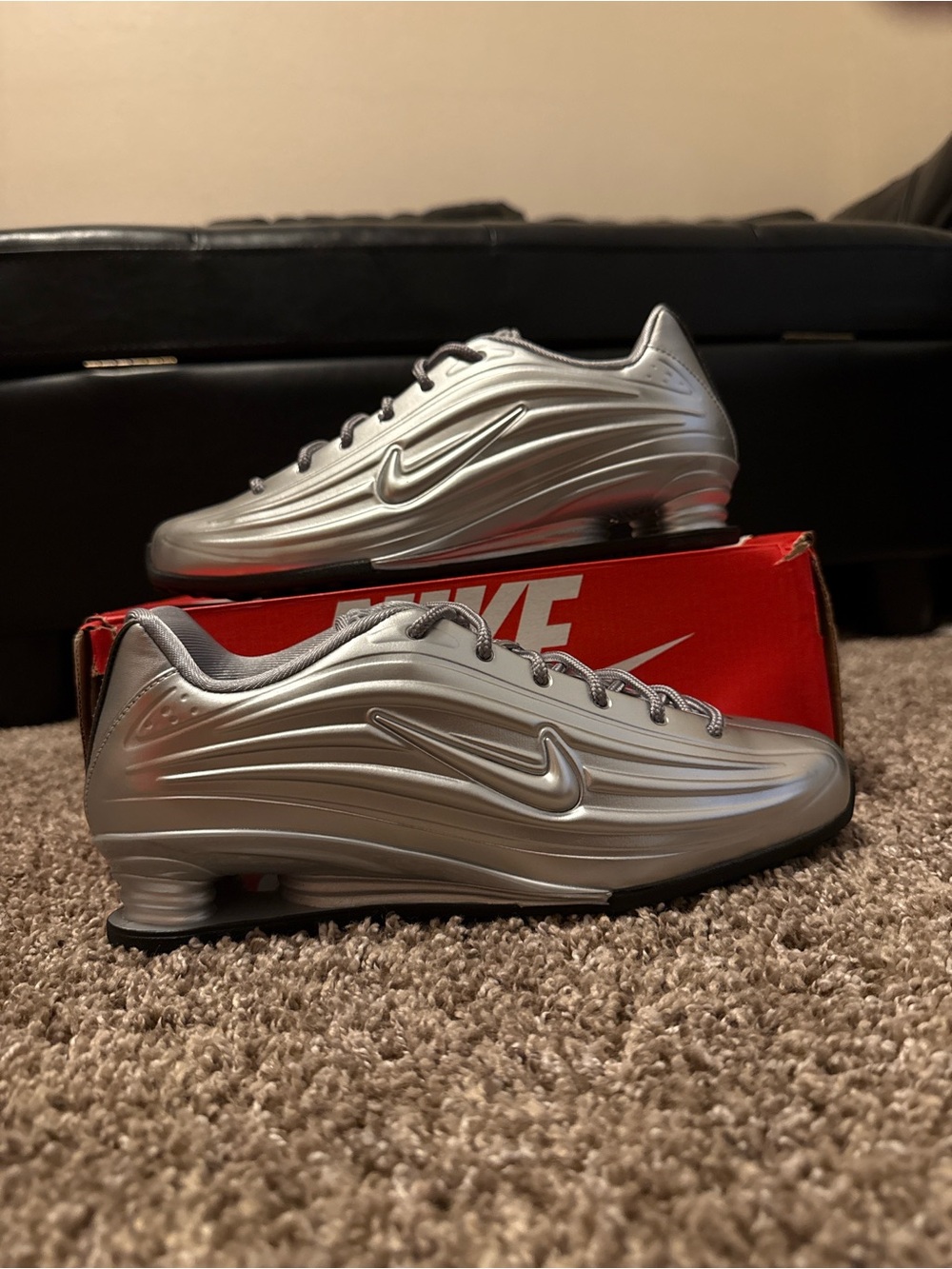 Nike Men’s Metallic Silver Wave-Style Sneakers